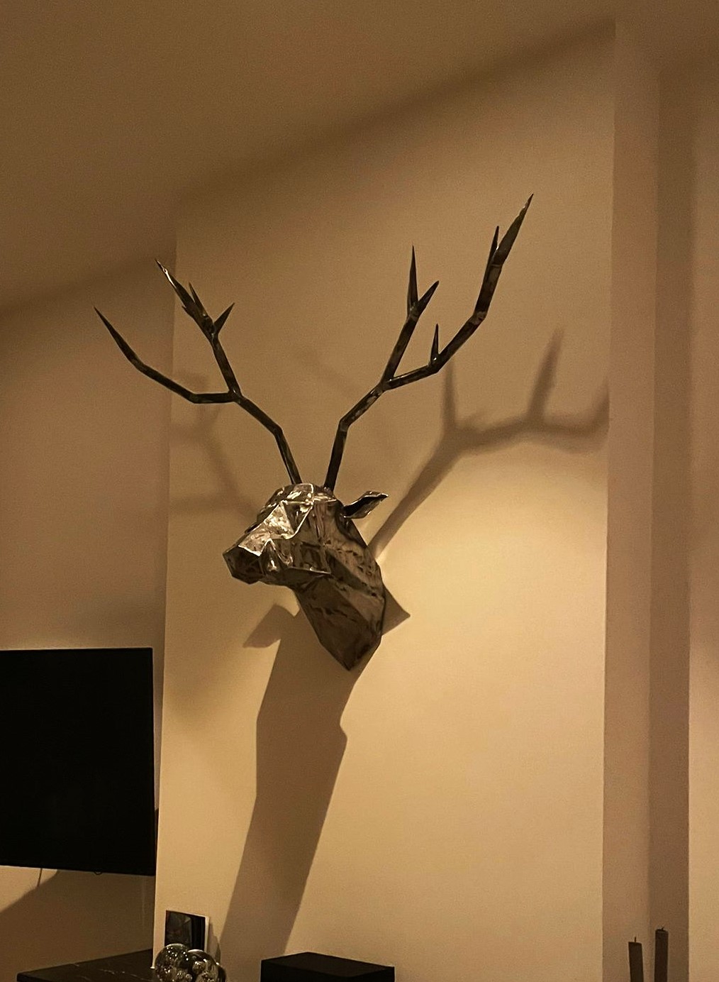 Deer head metalart metalworking Rachel Climo art metal hert metaal kunst Rachel Climo