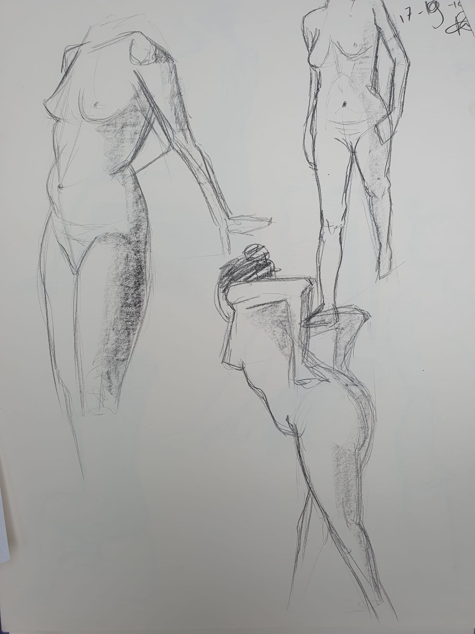 Modeldrawing charcoal on paper