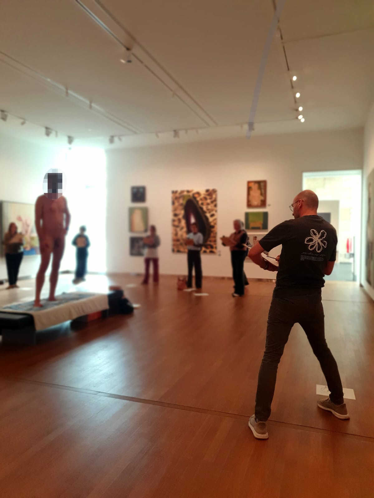 Museum MORE workshop the male nude by artist Rachel Climo