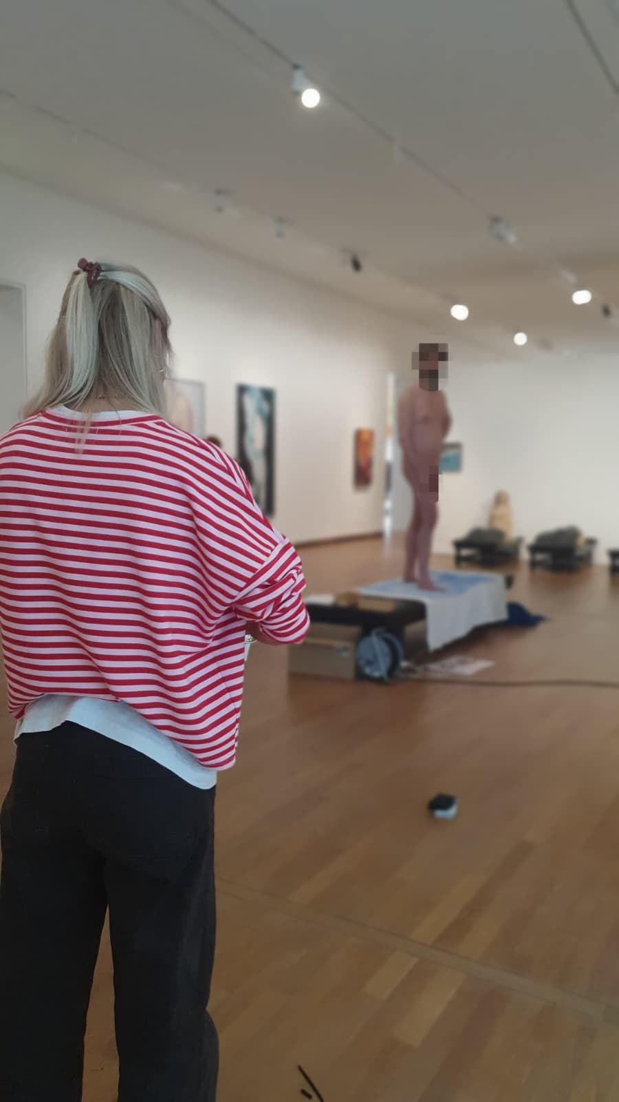 Museum MORE workshop the male nude by artist Rachel Climo