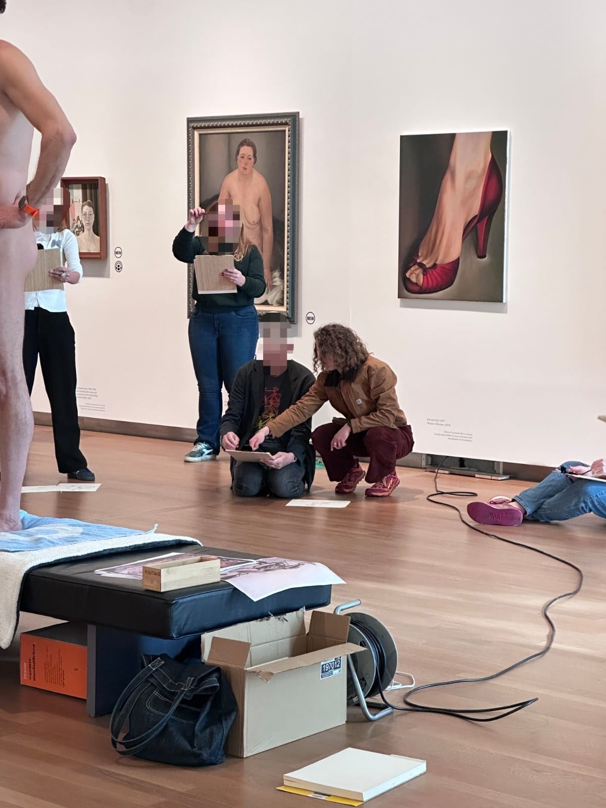 Workshop of the male nude in Museum MORE by Rachel Climo modeldrawing realism art